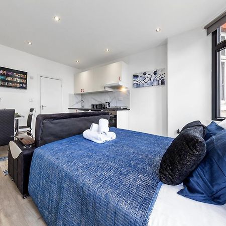 Comfy 1Bdr - 30Mins To Central Ldn - Parking The Hyde Kültér fotó