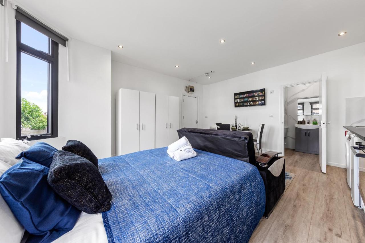 Comfy 1Bdr - 30Mins To Central Ldn - Parking The Hyde Kültér fotó